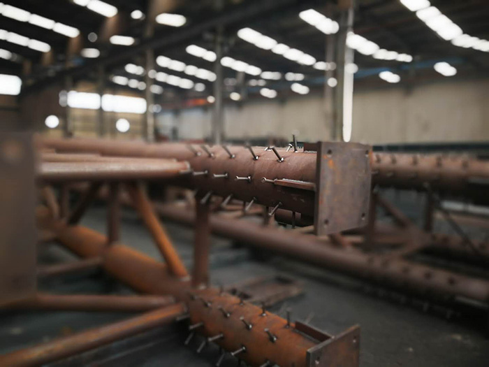 H型鋼梁、格構(gòu)柱