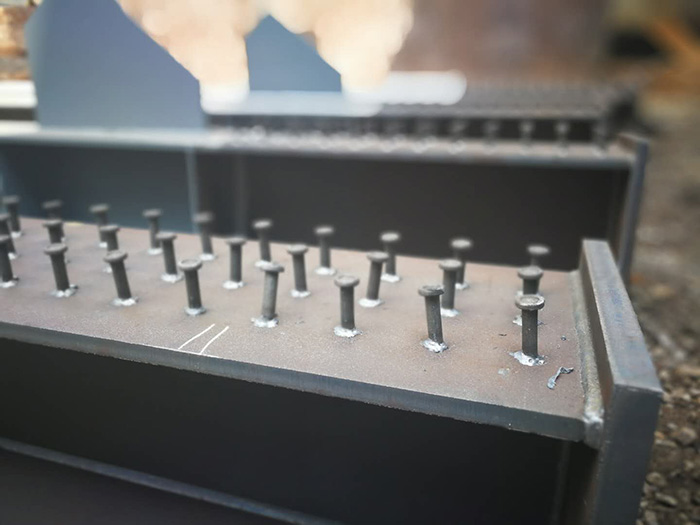 H型鋼梁、格構(gòu)柱