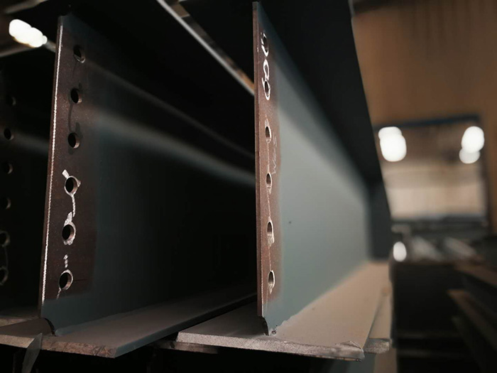 H型鋼梁、格構(gòu)柱