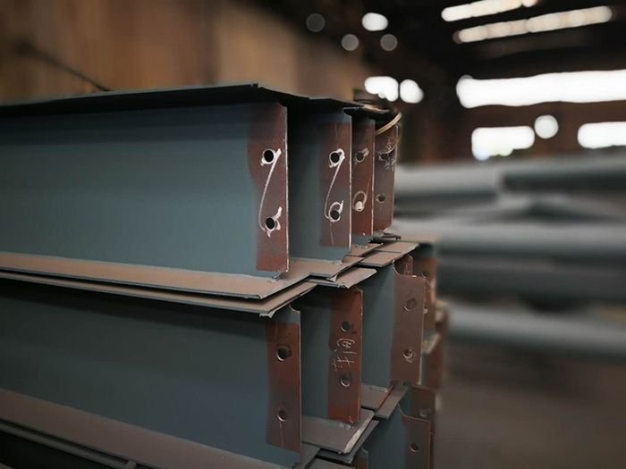 H型鋼梁、格構(gòu)柱